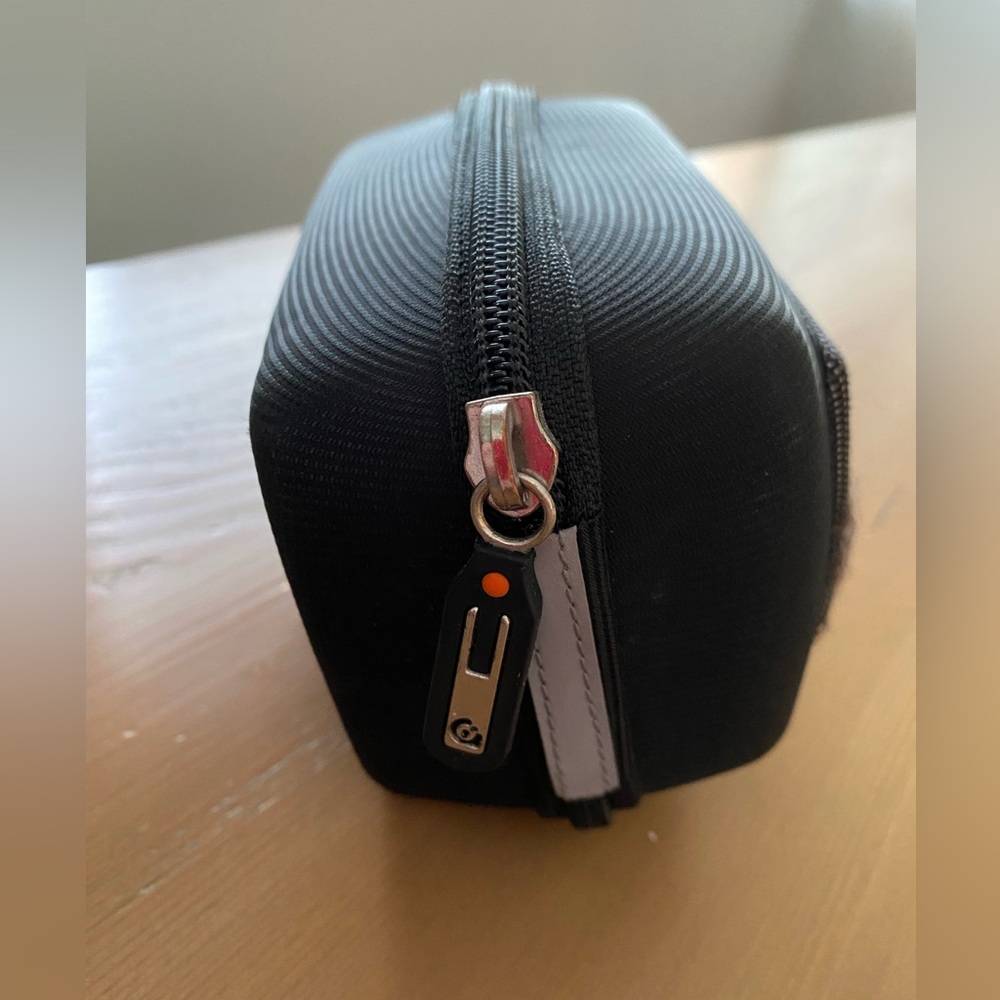 Gravis hard-shell case - Picture 3 of 5